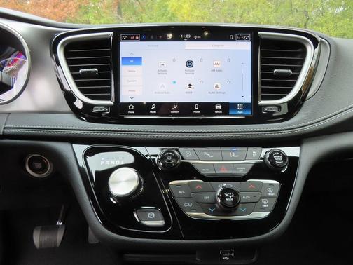 2026 Chrysler Pacifica L