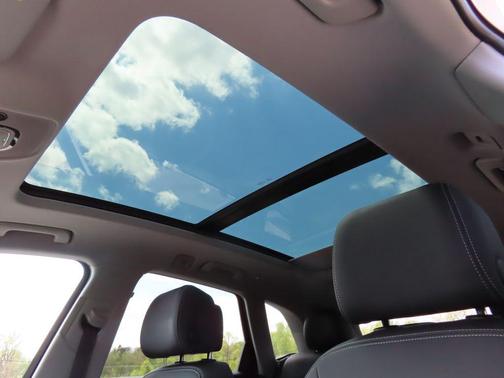 Ibis White 2023 Audi Q5 45 S line Premium Plus