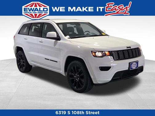 Bright White Clearcoat 2021 Jeep Grand Cherokee Laredo