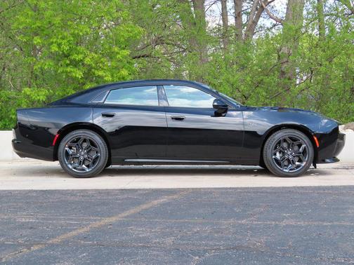 Diamond Black Crystal Pearlcoat 2026 Dodge Charger R/T
