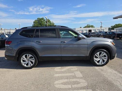 2022 Volkswagen Atlas 3.6L SE w/Technology