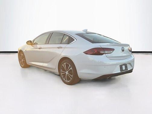 2018 Buick Regal Sportback Essence