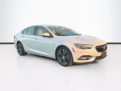 2018 Buick Regal Sportback Essence