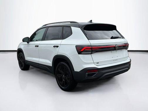 2026 Volkswagen Taos 1.5T SE Black