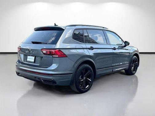 Platinum Gray Metallic 2023 Volkswagen Tiguan 2.0T SE R-Line Black