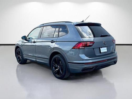 Platinum Gray Metallic 2023 Volkswagen Tiguan 2.0T SE R-Line Black