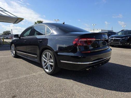 2017 Volkswagen Passat 1.8T R-Line