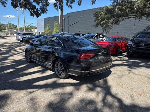 2017 Volkswagen Passat 1.8T R-Line