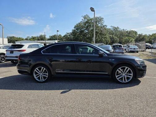 2017 Volkswagen Passat 1.8T R-Line