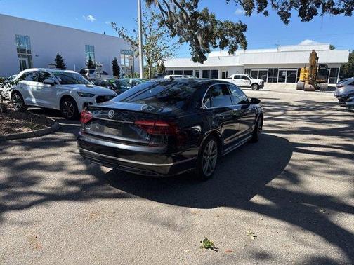 2017 Volkswagen Passat 1.8T R-Line