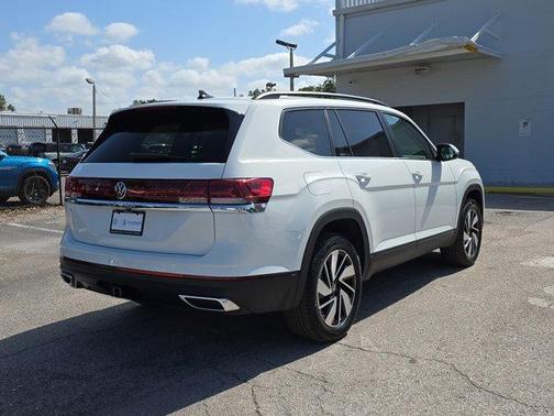 2025 Volkswagen Atlas 2.0T SE w/Technology