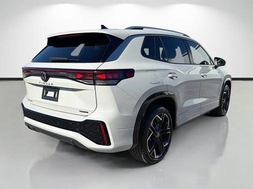 Sandstone 2026 Volkswagen Tiguan 2.0T SEL R-Line Turbo