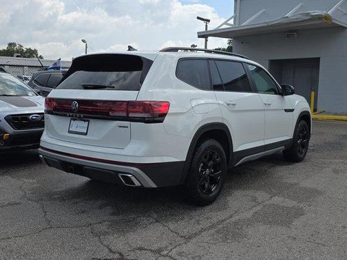 2025 Volkswagen Atlas 2.0T Peak Edition