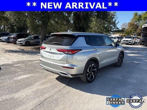 2024 Mitsubishi Outlander SE Black Edition