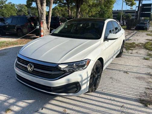 Opal White Pearl Effect 2024 Volkswagen Jetta 1.5T SE