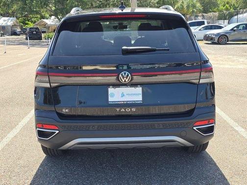 2025 Volkswagen Taos 1.5T SE