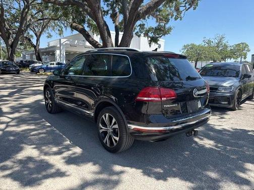 2017 Volkswagen Touareg V6 Wolfsburg Edition