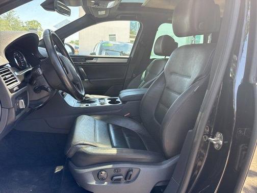 2017 Volkswagen Touareg V6 Wolfsburg Edition