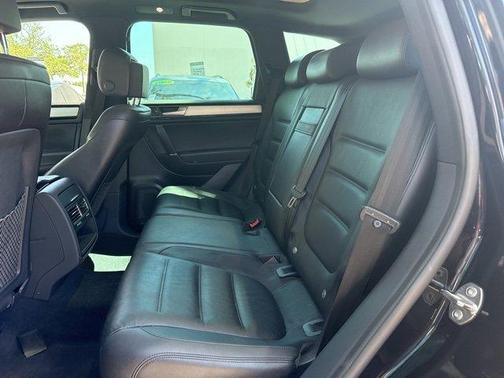 2017 Volkswagen Touareg V6 Wolfsburg Edition