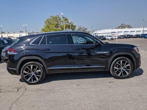 2025 Volkswagen Atlas Cross Sport 2.0T SEL Premium R-Line