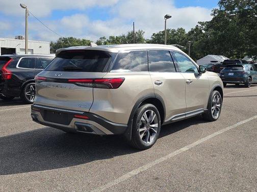 2022 INFINITI QX60 Luxe