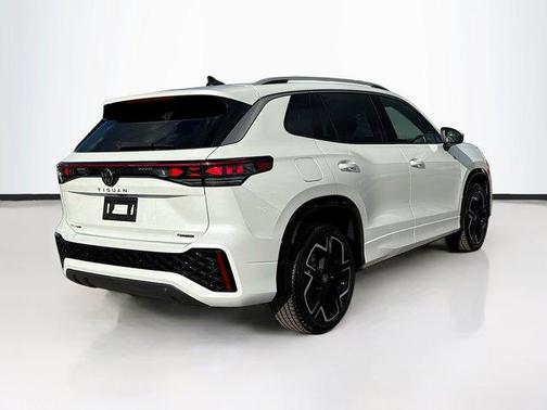 2026 Volkswagen Tiguan 2.0T SEL