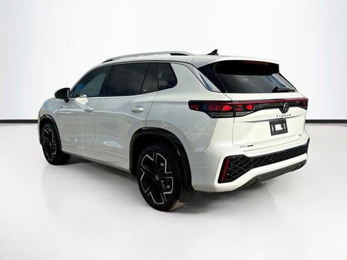 2026 Volkswagen Tiguan 2.0T SEL