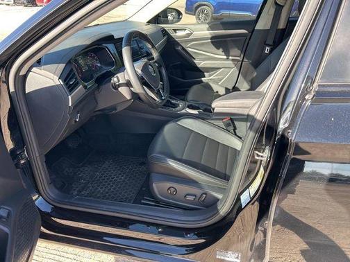 Black 2021 Volkswagen Jetta 1.4T SE