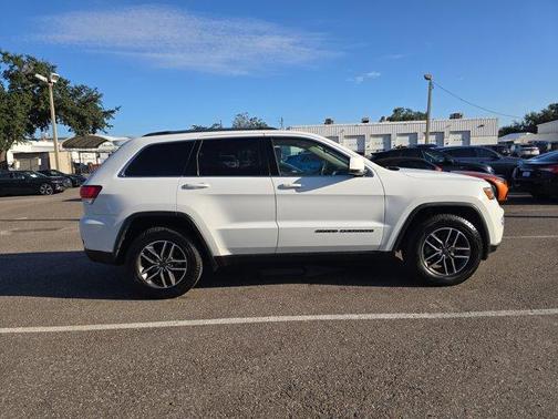 2020 Jeep Grand Cherokee Laredo E