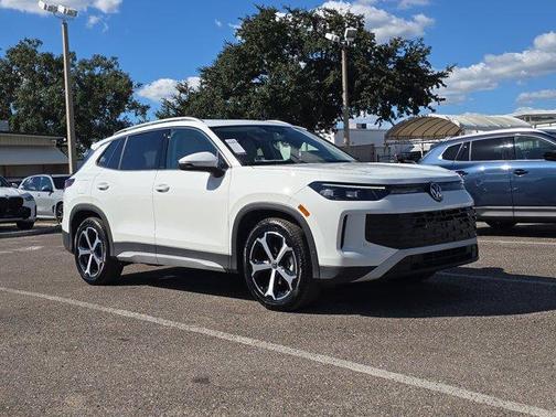 2025 Volkswagen Tiguan 2.0T SE