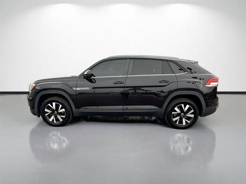 Deep Black Pearl Effect 2020 Volkswagen Atlas Cross Sport 2.0T SE