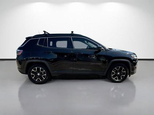 Diamond Black 2022 Jeep Compass Latitude