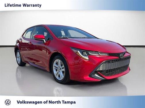 Finish Line Red / Midnight Black Metallic 2022 Toyota Corolla Hatchback SE