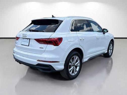 Arkona White 2025 Audi Q3 45 S line Premium