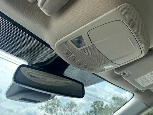 Oxford White 2022 Ford Edge SEL
