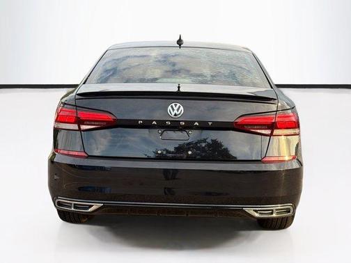 2020 Volkswagen Passat 2.0T R-Line