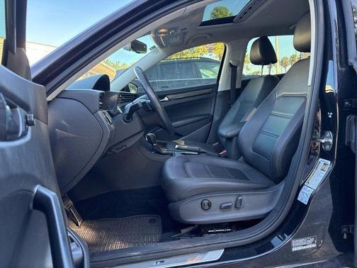 2020 Volkswagen Passat 2.0T R-Line