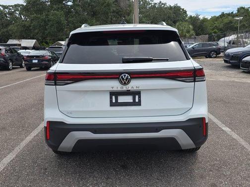 2025 Volkswagen Tiguan 2.0T SE