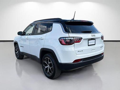 Bright White Clearcoat 2024 Jeep Compass Limited