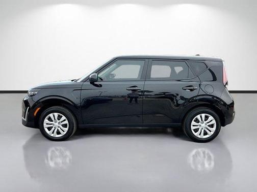 Fusion Orange 2025 Kia Soul LX