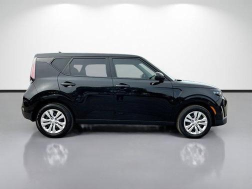 Fusion Orange 2025 Kia Soul LX