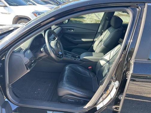Crystal Black Pearl 2024 Honda Accord Hybrid Sport