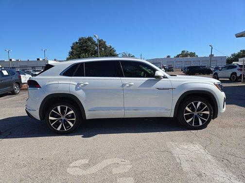 2025 Volkswagen Atlas Cross Sport 2.0T SEL Premium R-Line