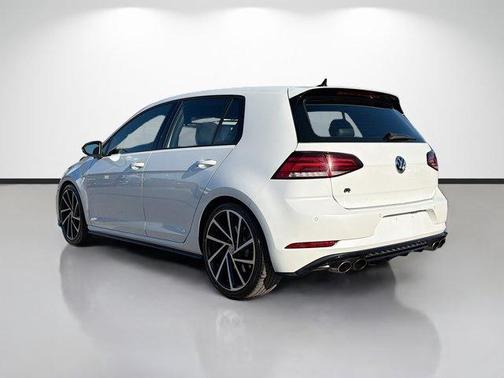 2018 Volkswagen Golf R 2.0T w/DCC & Navigation