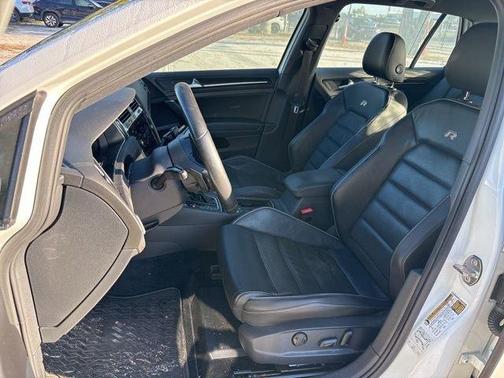 2018 Volkswagen Golf R 2.0T w/DCC & Navigation