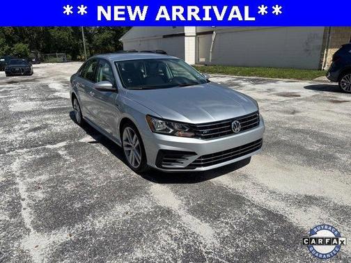 2018 Volkswagen Passat 2.0T R-Line
