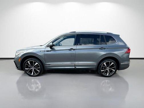 Platinum Gray Metallic 2022 Volkswagen Tiguan 2.0T SEL R-Line