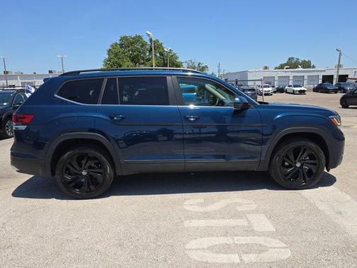 2022 Volkswagen Atlas 3.6L SE w/Technology