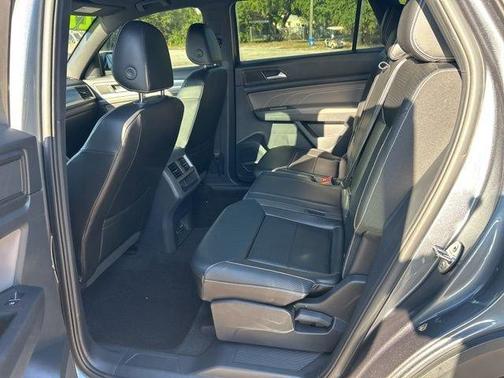 2022 Volkswagen Atlas Cross Sport 2.0T SE w/Technology