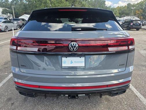 2026 Volkswagen Atlas Cross Sport 2.0T SEL R-Line Black